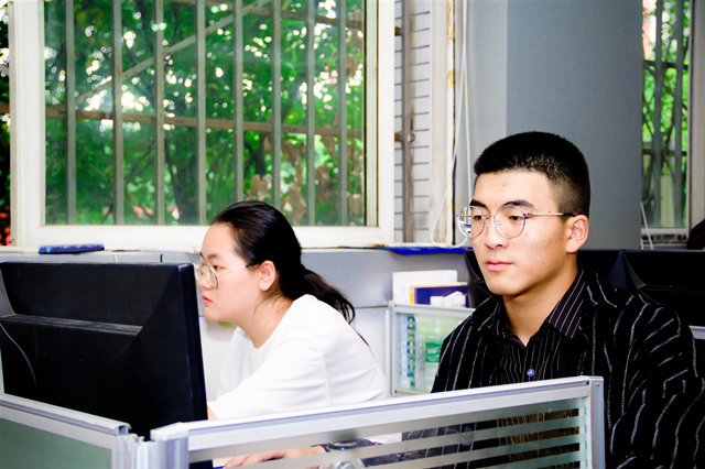 新華給我的夢(mèng)想插上了翅膀