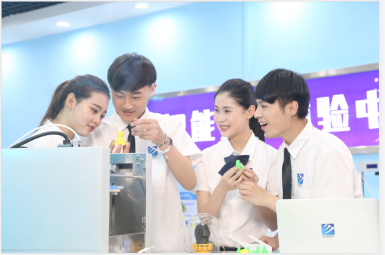 為什么學(xué)互聯(lián)網(wǎng)新技術(shù)，要來新華？