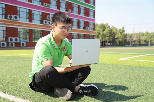 讓蝴蝶飛過滄?！殬I(yè)教育在關(guān)懷中演繹精彩