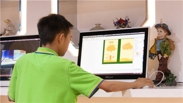 新生故事|不向生活低頭，我來新華證明自己 