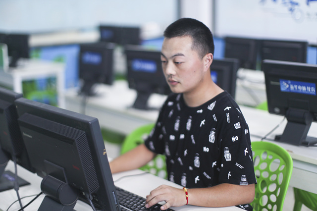 優(yōu)秀學(xué)子|以夢為馬，不負(fù)韶華