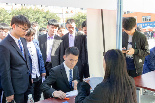 職業(yè)教育遍地開花，如何選擇一所好學(xué)校？