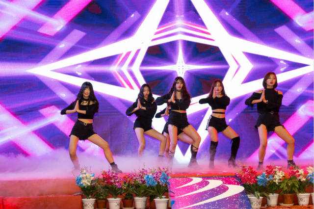 四川新華邀您共賞“歌唱祖國?圓夢(mèng)新華”大型文藝晚會(huì)