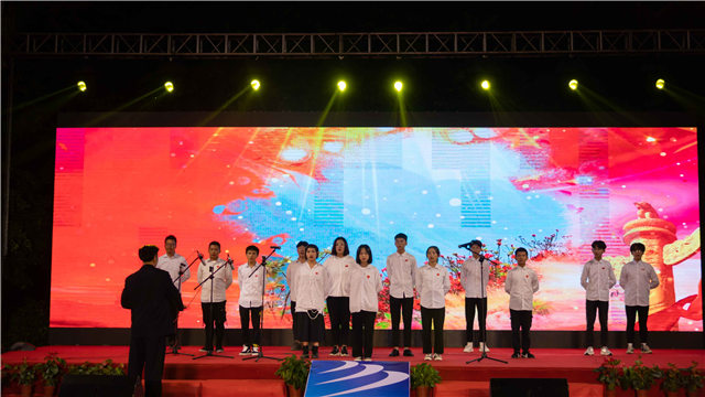 多圖預警，四川新華“慶國慶·迎新生”大型文藝晚會精彩回顧！