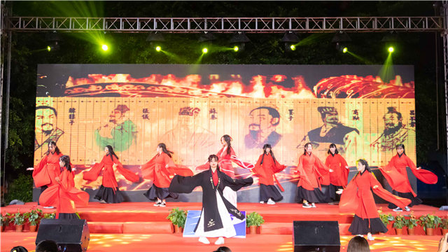 多圖預警，四川新華“慶國慶·迎新生”大型文藝晚會精彩回顧！