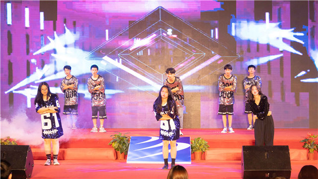 多圖預警，四川新華“慶國慶·迎新生”大型文藝晚會精彩回顧！