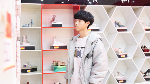 新生故事|秦金鵬：初中輟學(xué)來(lái)新華，圓自己一個(gè)“電商夢(mèng)” 