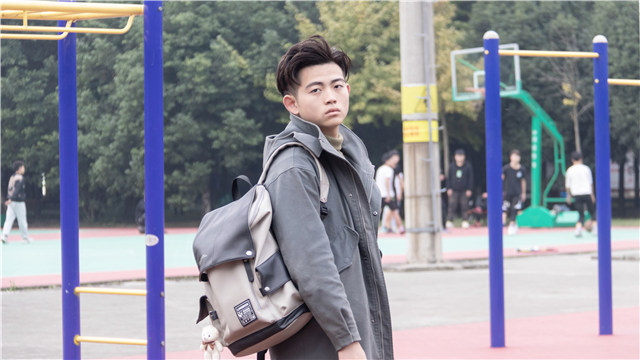 王祎堃：朋友推薦，轉(zhuǎn)學(xué)來新華學(xué)動(dòng)漫