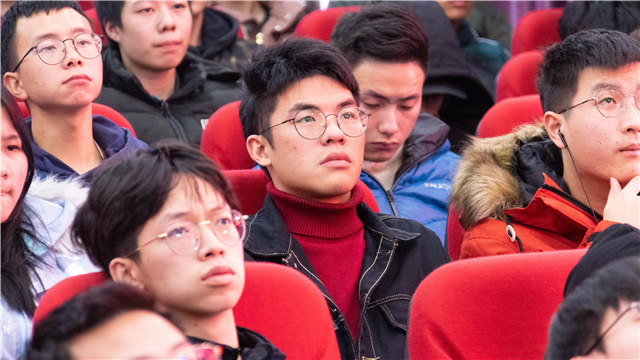 華為走進(jìn)四川新華開展“華為云解析”專題講座