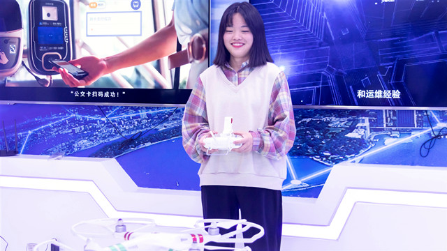 初中畢業(yè)來新華，勇敢追逐設(shè)計(jì)夢(mèng) 