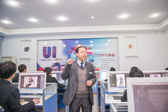 教師張興強：不忘初心，帶生愛生