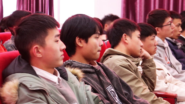 名企大咖進校園，職場干貨學不停! 