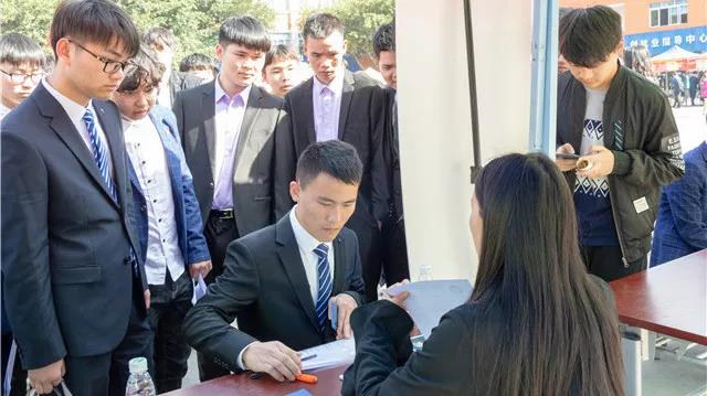 學(xué)技術(shù)為什么選擇四川新華之就業(yè)篇！