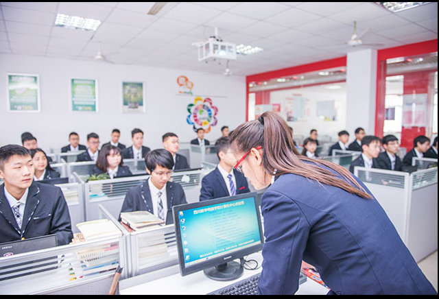 初高中畢業(yè)，學這個專業(yè)好就業(yè)!