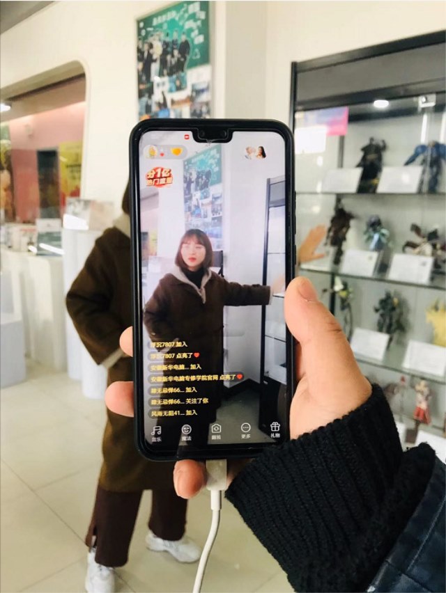 足不出戶，四川新華電腦學(xué)院帶您一對一參觀校園