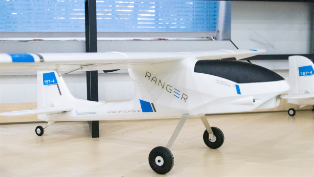 選擇新華學(xué)無人機，圓我“飛手”夢