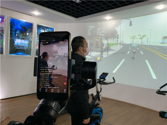 選擇新華學(xué)電商，線上開(kāi)啟新學(xué)年