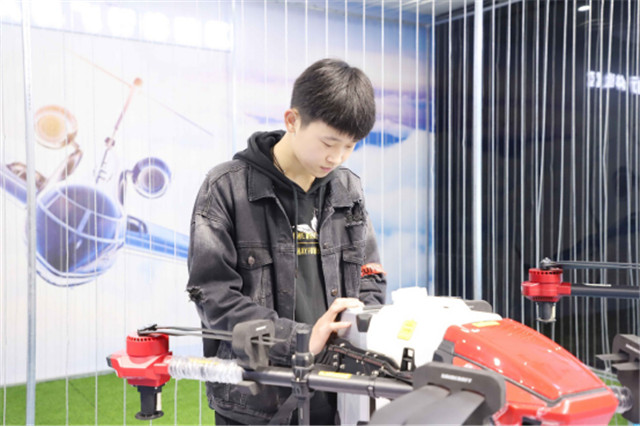 【媒體關(guān)注】無人機應(yīng)用看新華