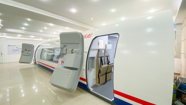 【專業(yè)答疑】高鐵VS航空學什么好?