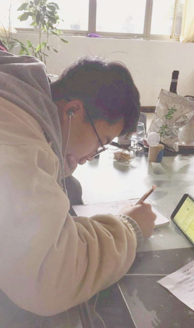 居家學(xué)習(xí)嚴(yán)要求，自律使我更自由