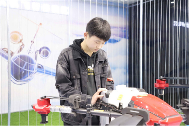 無(wú)人機(jī)“飛手”就業(yè)前景全解析！