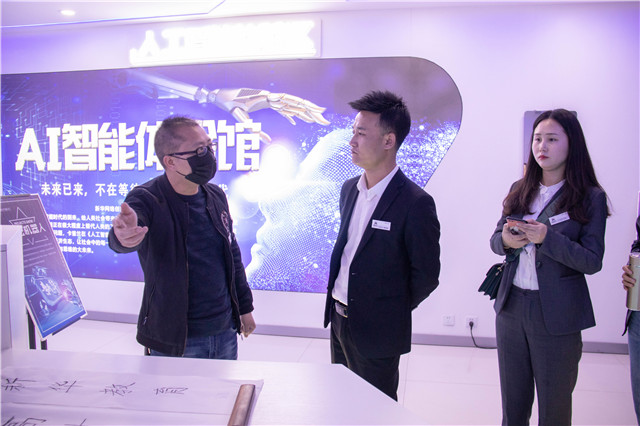 企業(yè)進校搶人才，足不出戶就好業(yè)