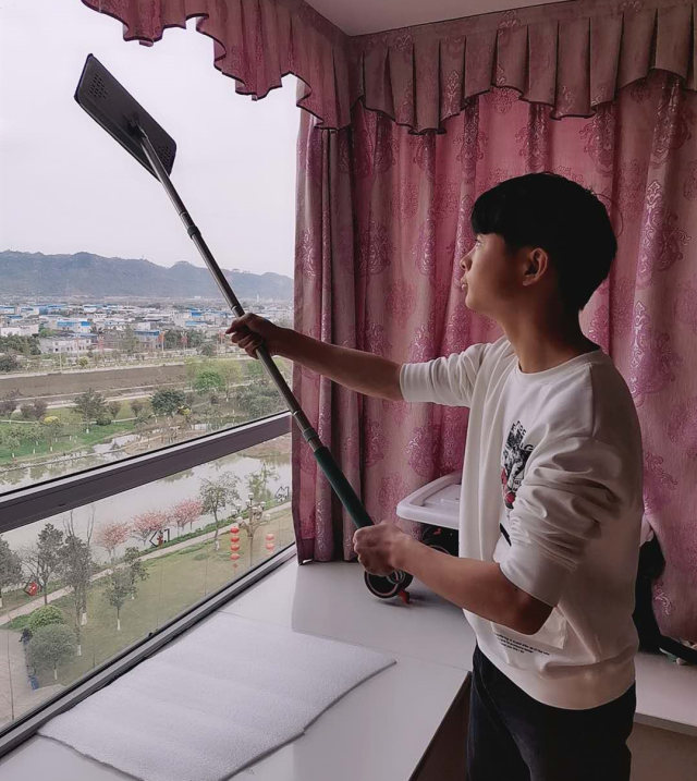 同學(xué)，你認真學(xué)習(xí)的樣子真好看！