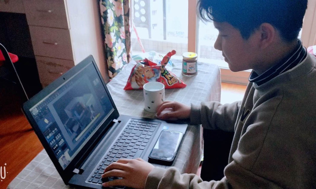 同學(xué)，你認真學(xué)習(xí)的樣子真好看！