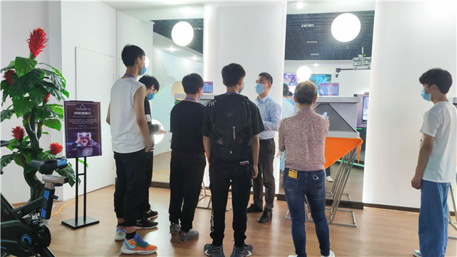 5?1嗨學(xué)季｜四川新華五一試學(xué)體驗營火爆開營！