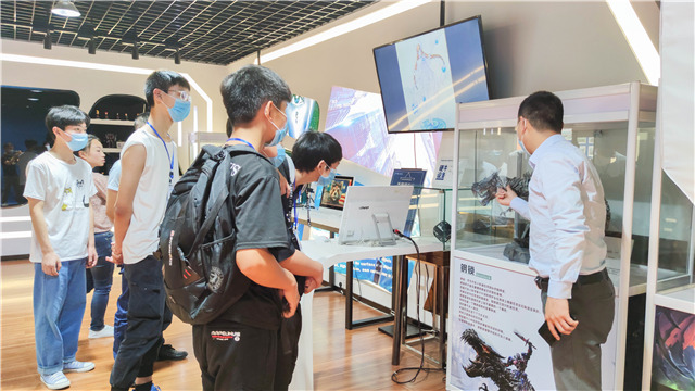 5?1嗨學(xué)季｜四川新華五一試學(xué)體驗營火爆開營！