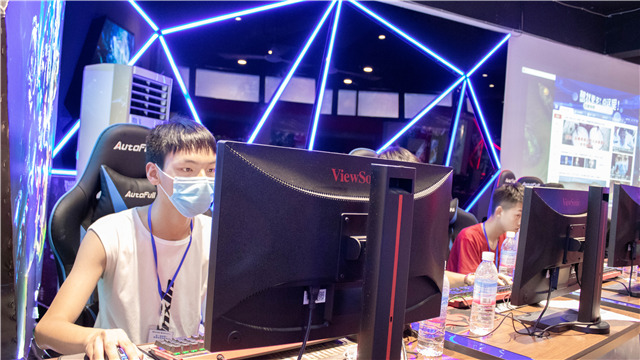 5?1嗨學(xué)季｜四川新華五一試學(xué)體驗營火爆開營！