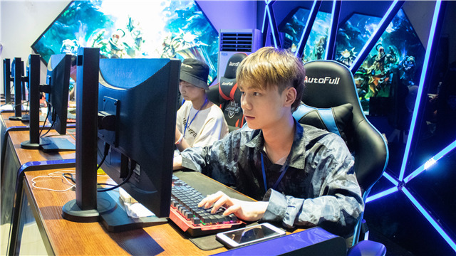 5?1嗨學(xué)季｜四川新華五一試學(xué)體驗營火爆開營！