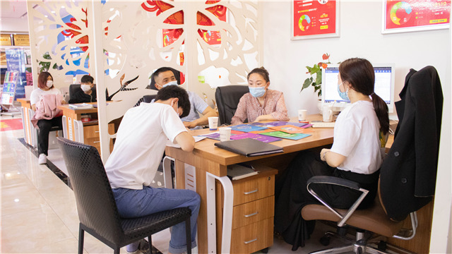 5?1嗨學(xué)季｜四川新華五一試學(xué)體驗營火爆開營！