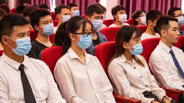 闊別母校，我們滿意就業(yè)啦！