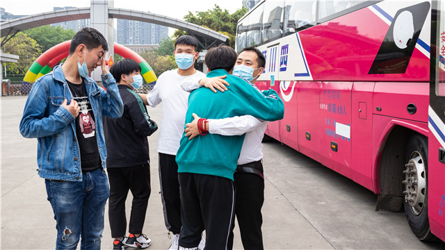 闊別母校，我們滿意就業(yè)啦！