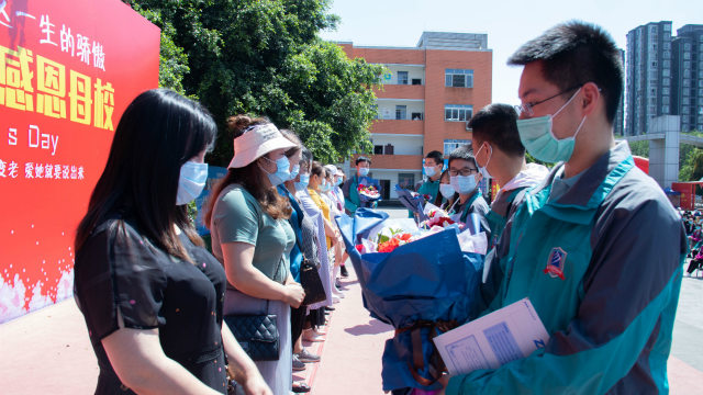 母親節(jié)：人生的舞臺(tái)上，母愛(ài)從不缺席