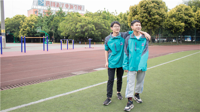 站在新起點(diǎn)，UP新未來