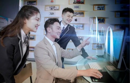 新華超級品牌計劃，助你就業(yè)無憂