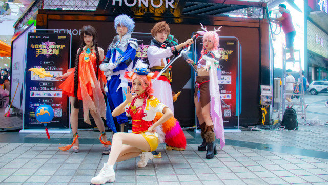 電競少年又雙叒叕奪得冠軍，新華行走中的冠軍！