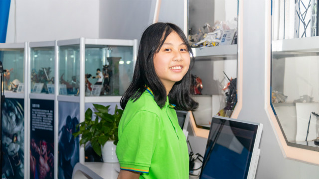 想要學(xué)一門實(shí)用的技術(shù)，選擇了UI