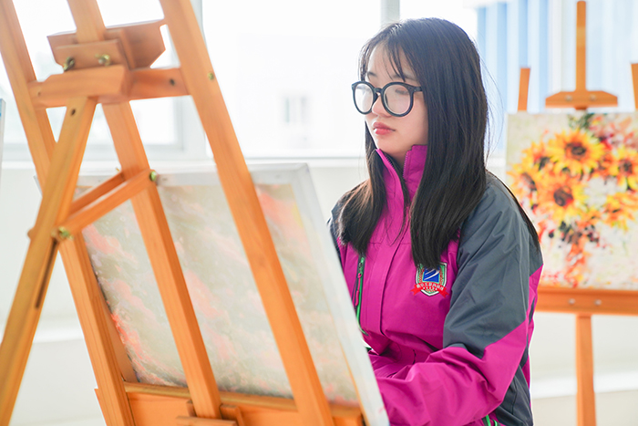 學(xué)一技之長改變生長軌跡，來新華演繹精彩人生！