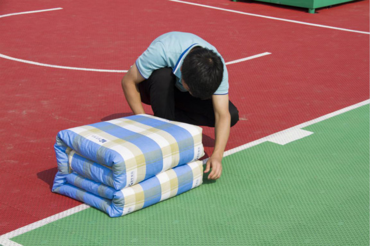 新華“三教三訓(xùn)”之軍訓(xùn)|揮灑汗水書寫迷彩青春！