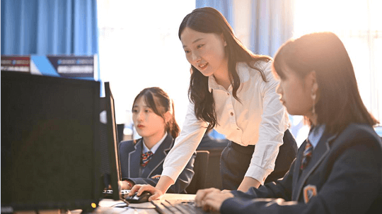 <b>來四川新華，給你一個燦爛的前程！</b>