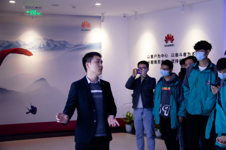  華為研學(xué)游，職場干貨學(xué)不停!
