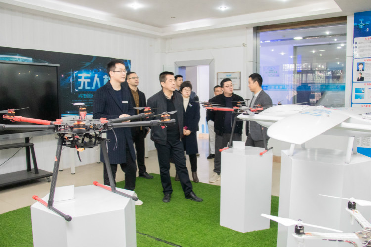 熱烈祝賀我院與天府新區(qū)通用航空職業(yè)學(xué)院合作簽約！