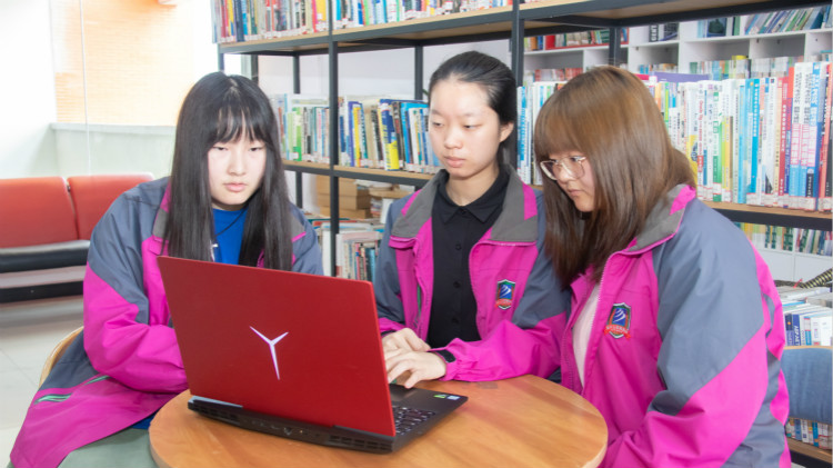 四川新華第十一屆“新華杯”全國(guó)職業(yè)技能大賽決賽啟動(dòng)儀式正式開(kāi)幕！