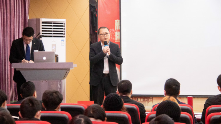 四川新華2021級預(yù)科班新生見面會成功舉行