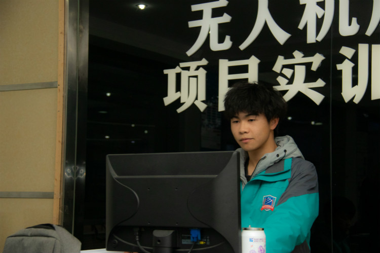 對(duì)天空的深情告白