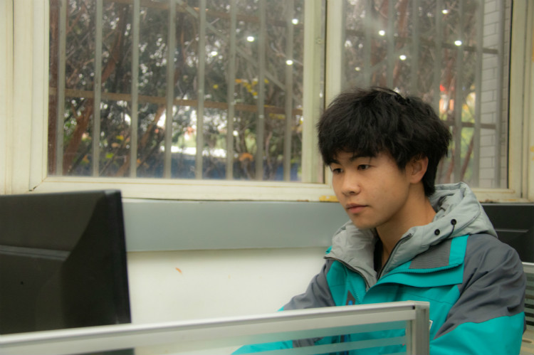 對(duì)天空的深情告白