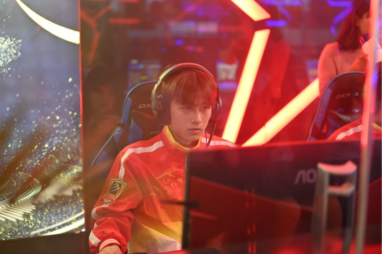 選學(xué)校為什么要來四川新華？